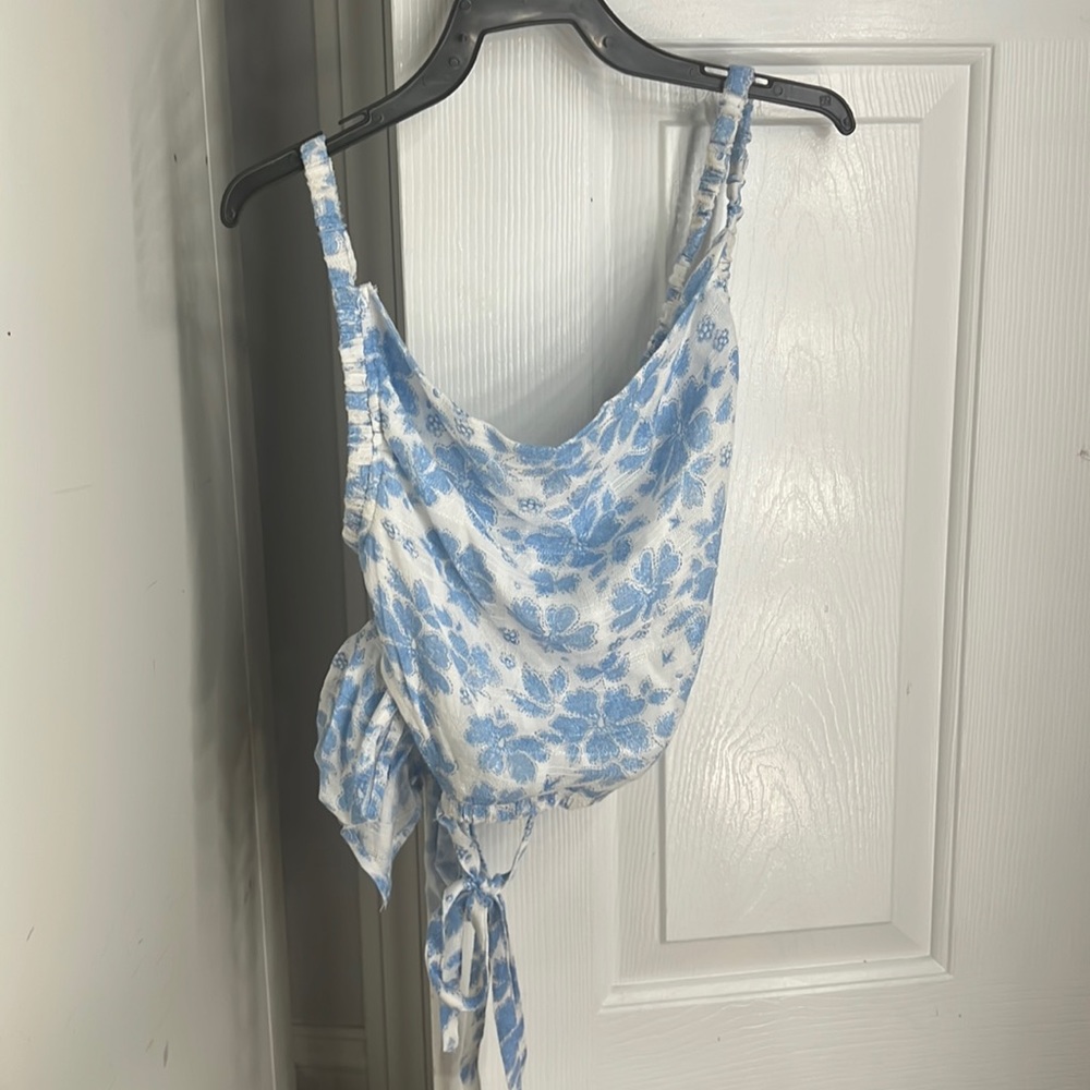 Floral blue open back shirt